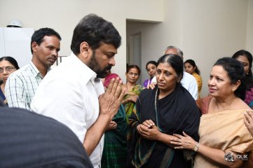 Celebs Pay Condolences to C Narayana Reddy